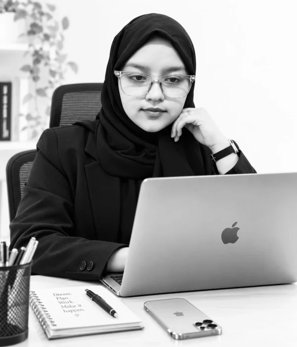 freelance graphic designer and digital marketer in calicut